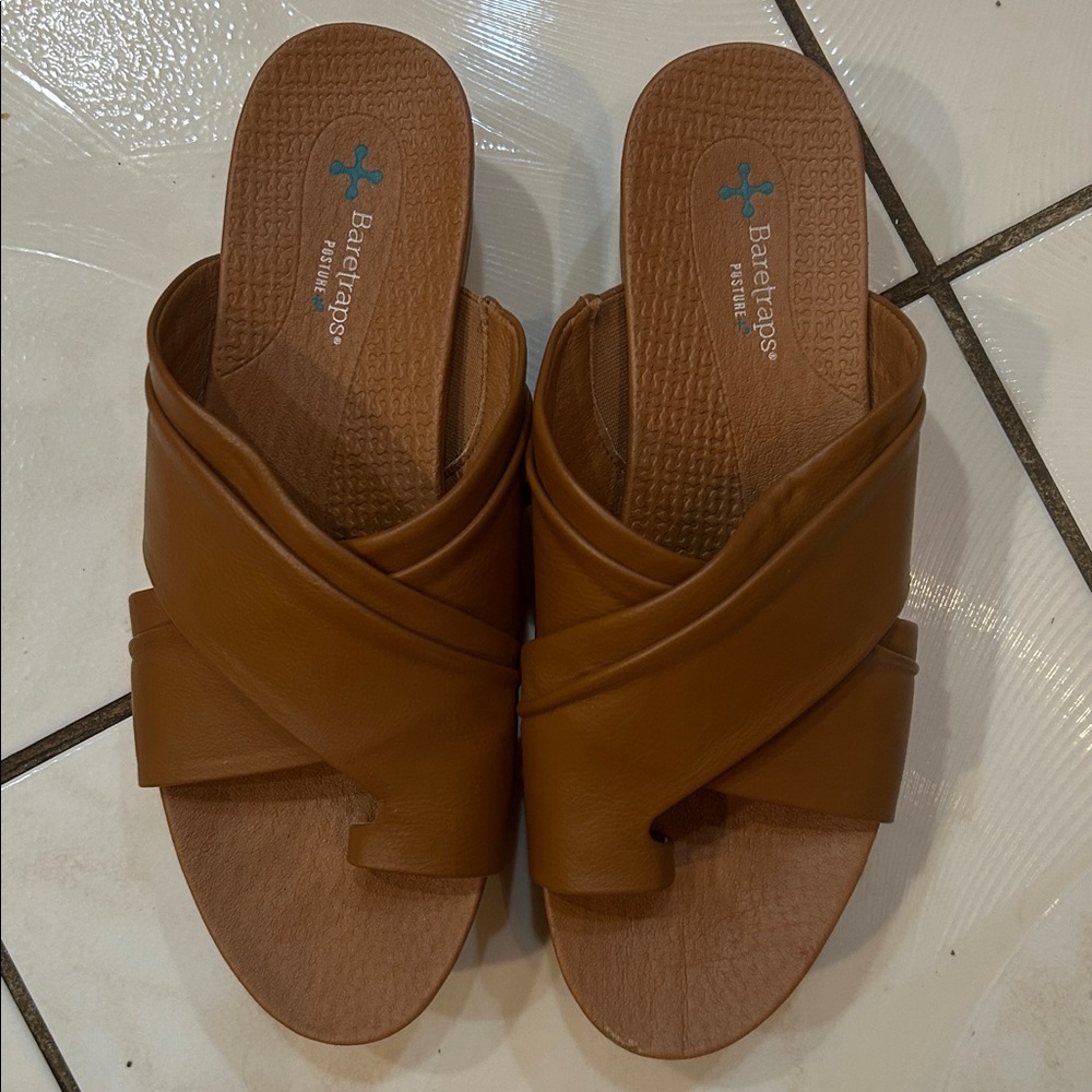 BareTraps Tan Crisscross Slide Sandals 2 inch heel